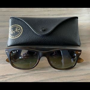 Ray an Wayfarer polarized sunglasses